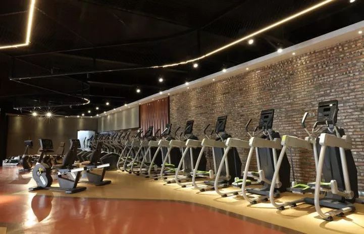 再多D&G都不如一臺(tái)跑步機(jī) 健身器材